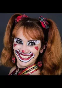 Caroline Ferri (illusionniste/magicienne/animatrice)